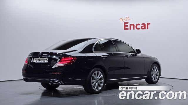 Mercedes-Benz E-Class из Кореи Encar