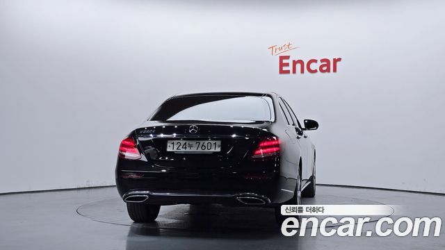 Mercedes-Benz E-Class из Кореи Encar