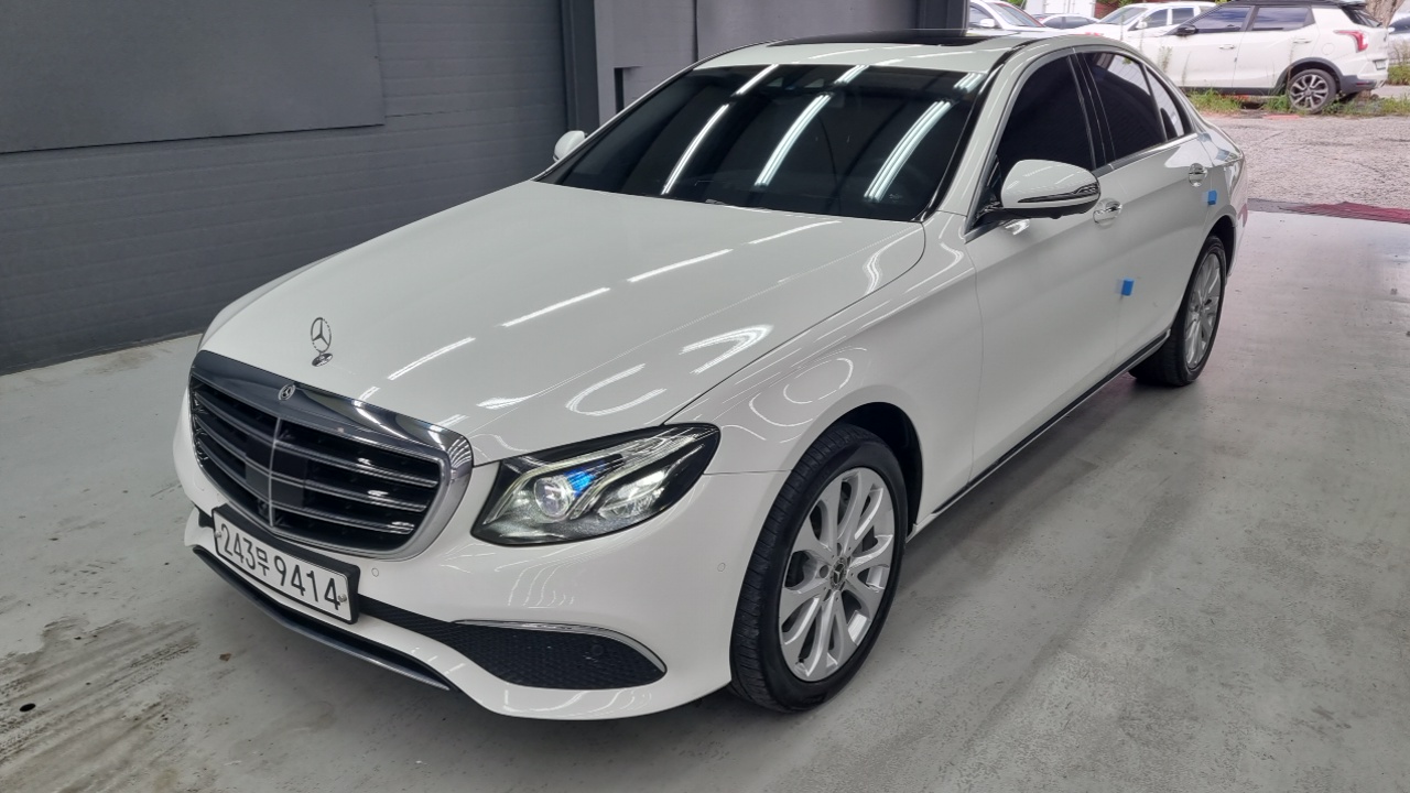 Mercedes-Benz E-Class из Кореи Encar