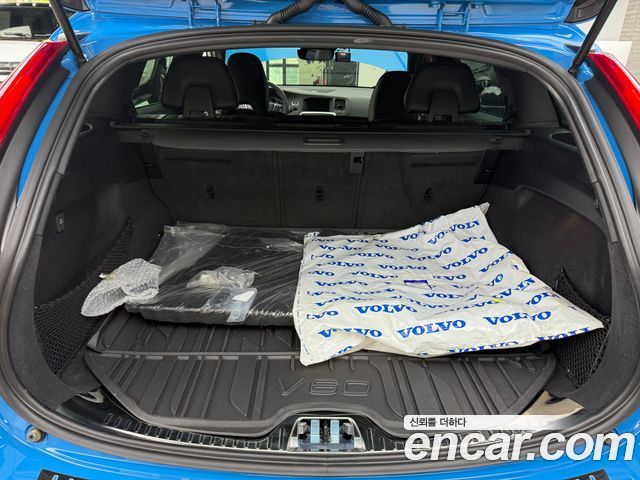 Volvo V60 Polester — пробег 12 420 км — фото 4 из 5