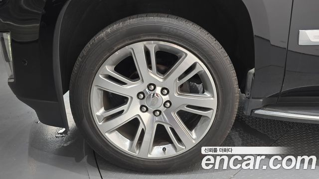 Cadillac Escalade 6.2 4th — пробег 131 658 км