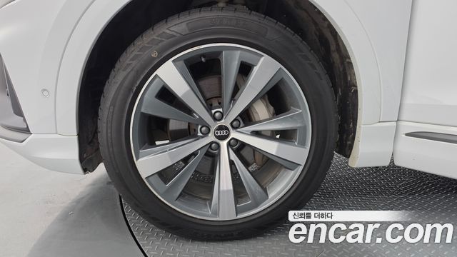 Audi Q8 50 TDI Quattro Premium — пробег 41 211 км