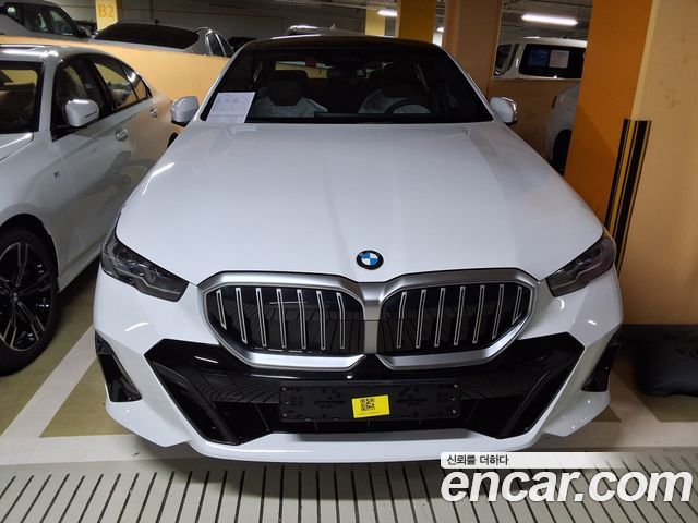 BMW 5-Series 520i M Sport — пробег 11 км — фото 1 из 5