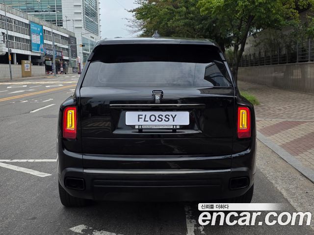 Rolls-Royce Cullinan 6.7 V12 Black Badge — пробег 40590 км