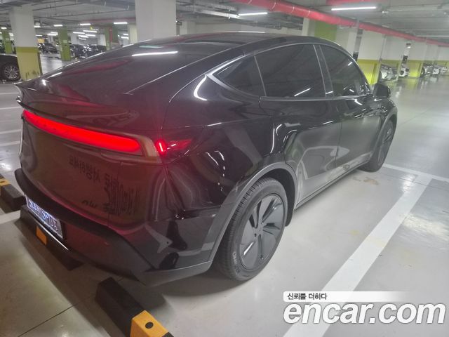 Tesla Model Y Premium RWD — пробег 700 км