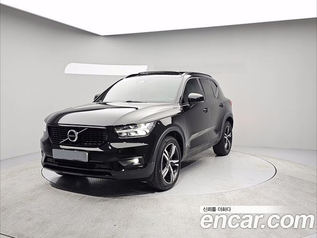 Volvo XC40 T4 R-Design — пробег 88 744 км — фото 1 из 5
