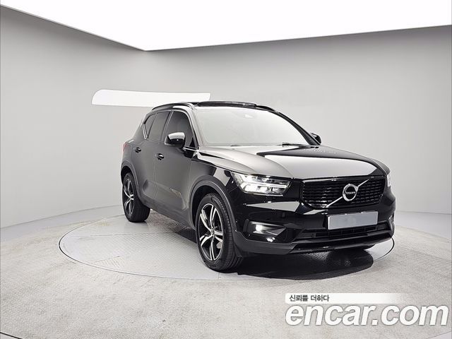 Volvo XC40 T4 R-Design — пробег 88 744 км — фото 3 из 5