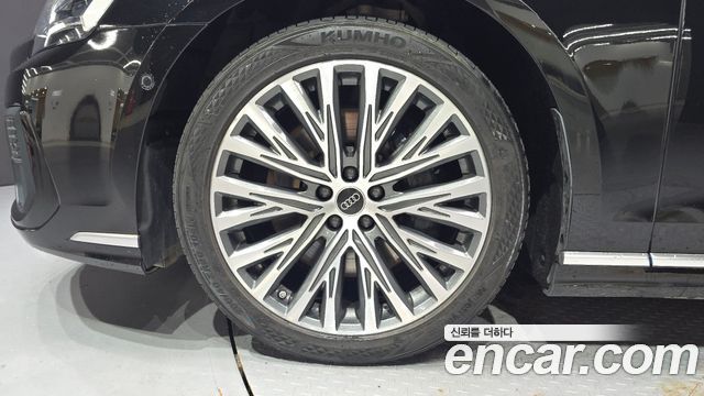 Audi A8 55 TFSI Quattro Premium LWB — пробег 42 070 км