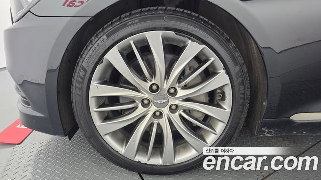 Hyundai Genesis G380 Exclusive AWD — пробег 228267 км