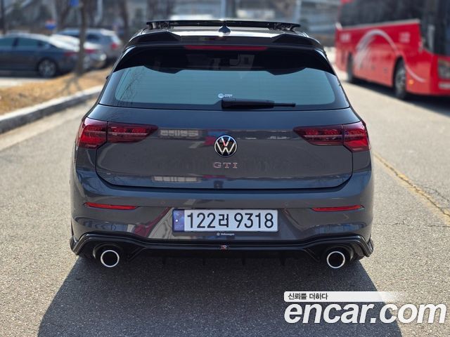 Volkswagen Golf 2.0 GTI — пробег 6 400 км