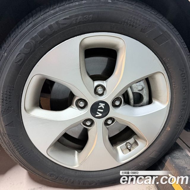 Kia Carens Diesel 2.0 VGT GX Deluxe — пробег 240 500 км — фото 5 из 5