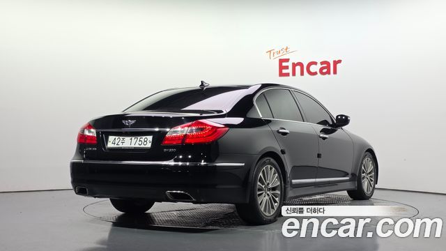 Hyundai Genesis из Кореи Encar
