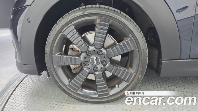 Mini Cooper 5Door Resolute Edition 3rd Gen — пробег 17 650 км