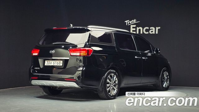 Kia Carnival из Кореи Encar