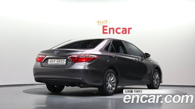 Toyota Camry Hybrid LE — пробег 23 273 км