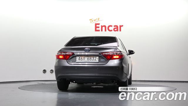 Toyota Camry Hybrid LE — пробег 23 273 км
