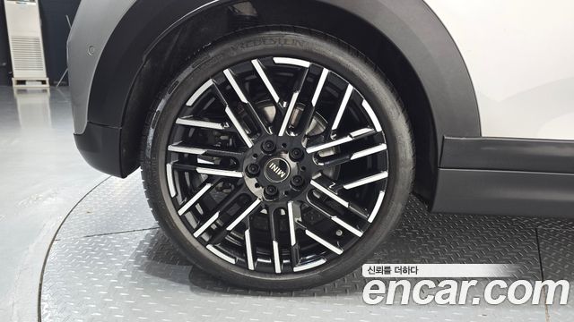Mini Cooper Favoured — пробег 5 053 км