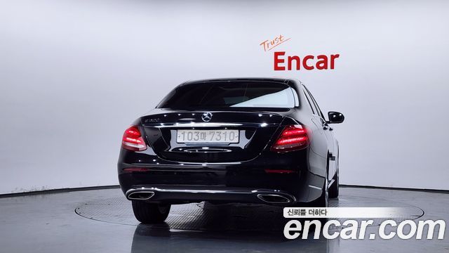 Mercedes-Benz E-Class из Кореи Encar