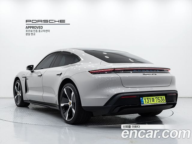 Porsche Taycan GTS — пробег 22 040 км — фото 2 из 5