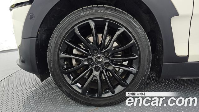 Mini Clubman Classic Plus Lite 2nd — пробег 57 107 км