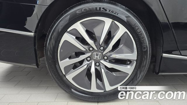 Honda Accord 2.0 Hybrid Touring — пробег 129 387 км