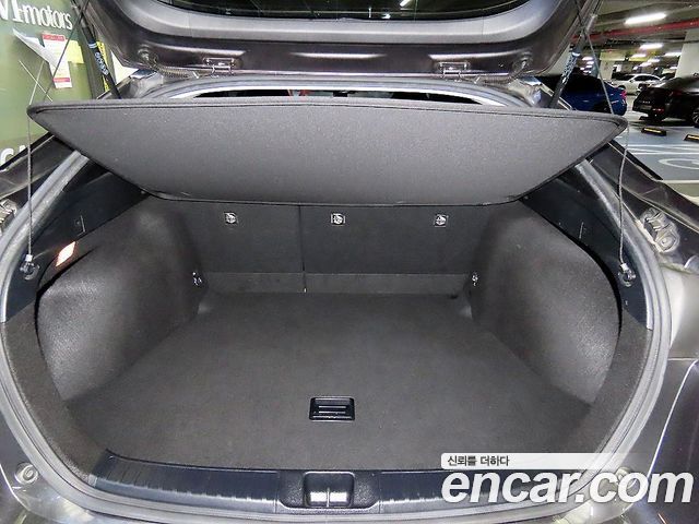 Toyota Prius 1.8 E — пробег 128 675 км