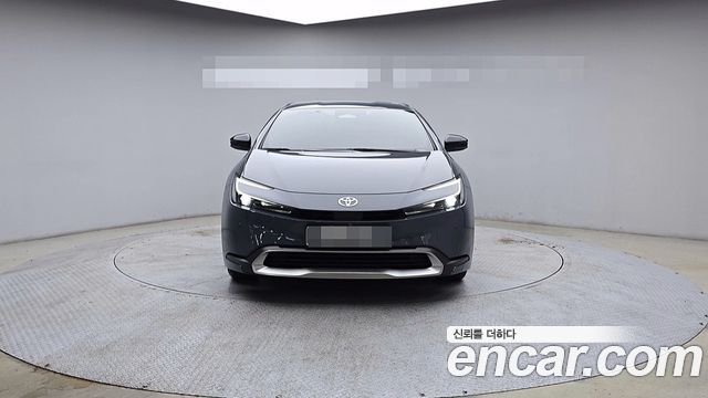 Toyota Prius 2.0 PHEV SE — пробег 9 772 км