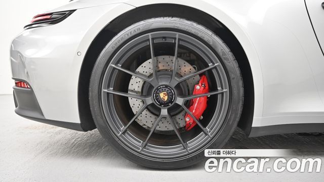 Porsche 911 Carrera GTS — пробег 1 380 км — фото 5 из 5