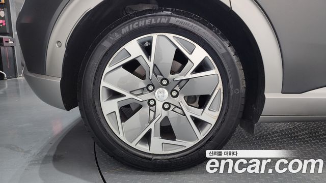 Genesis GV60 Standard — пробег 17 765 км