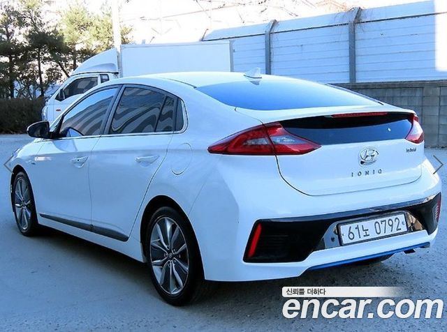 Hyundai Ioniq Q — пробег 204 418 км — фото 3 из 5