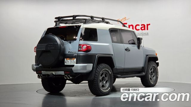 Toyota FJ Cruiser 4WD V6 — пробег 141 642 км