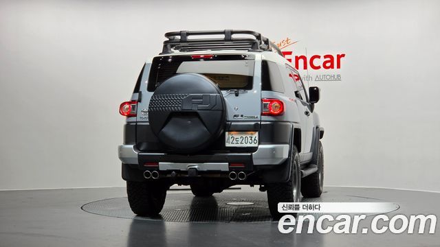 Toyota FJ Cruiser 4WD V6 — пробег 141 642 км