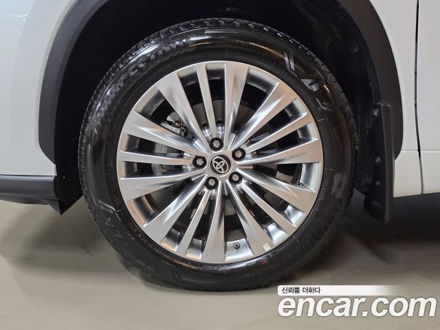 Toyota Highlander 2.5 4WD Platimum — пробег 6 120 км