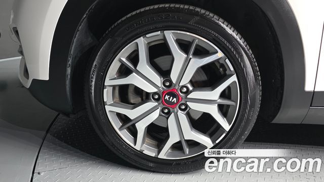 Kia Seltos из Кореи Encar