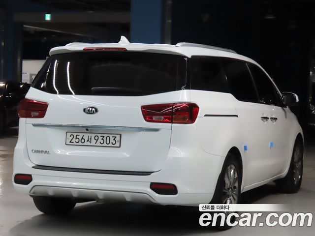 Kia Carnival из Кореи Encar