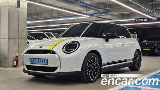 Mini Cooper SE Favoured — пробег 10 262 км