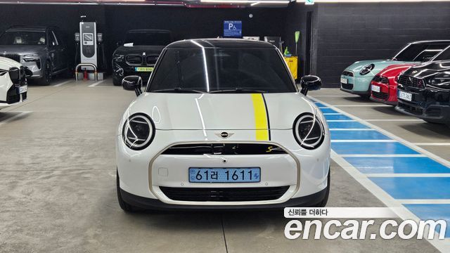 Mini Cooper SE Favoured — пробег 10 262 км