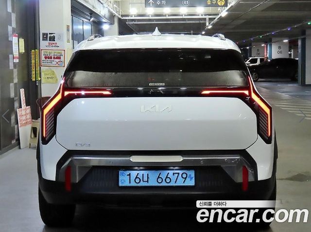 Kia EV3 из Кореи Encar