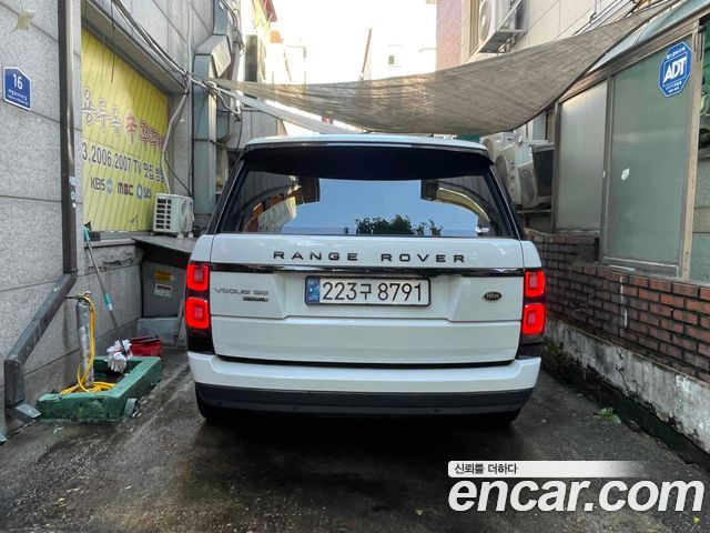 Land Rover Range Rover 4.4 SDV8 Vogue SE DIESEL — пробег 84 000 км