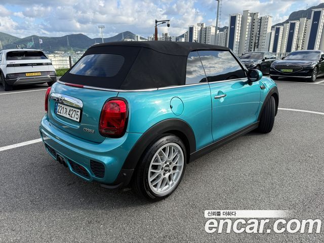 Mini Cooper Convertible Standard 3rd Generation — пробег 150 100 км