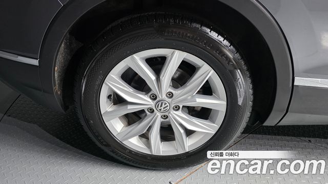 Volkswagen Tiguan 2.0 TDI Premium — пробег 72 141 км — фото 5 из 5