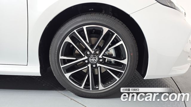Toyota Camry 2.5 XLE Premium Hybrid — пробег 39 км — фото 5 из 5