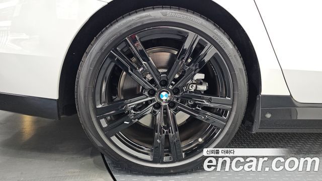 BMW i7 xDrive 60 M sport — пробег 10 897 км