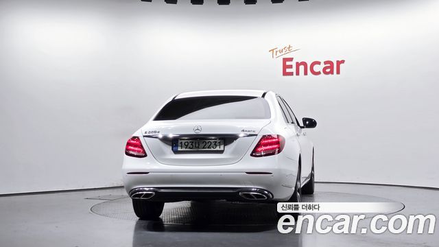 Mercedes-Benz E-Class из Кореи Encar