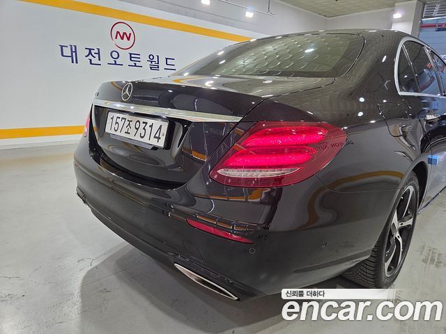 Mercedes-Benz E-Class E250 Avantgarde — пробег 20 180 км