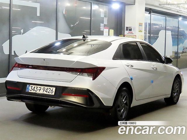 Hyundai AVANTE 1.6 Modern — пробег 8 300 км