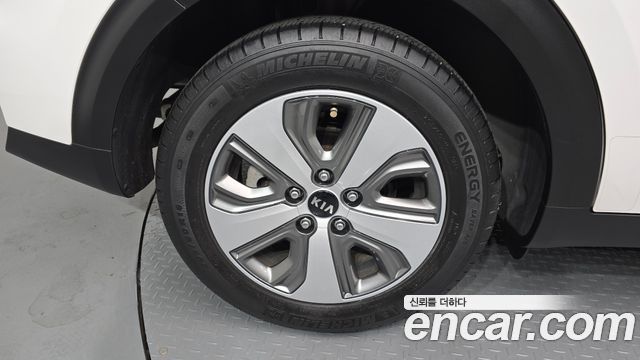 Kia Niro 1.6 HEV Luxury — пробег 94 337 км — фото 5 из 5