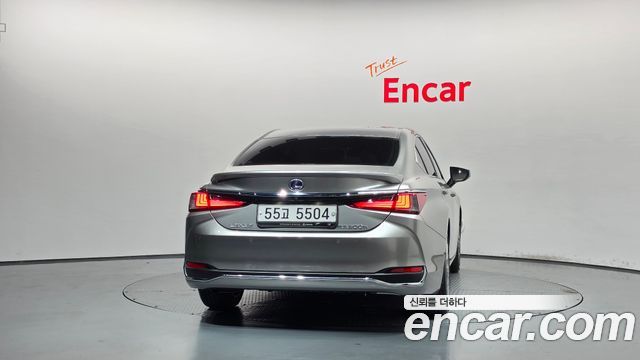 Lexus ES Luxury Plus — пробег 90 515 км — фото 4 из 5