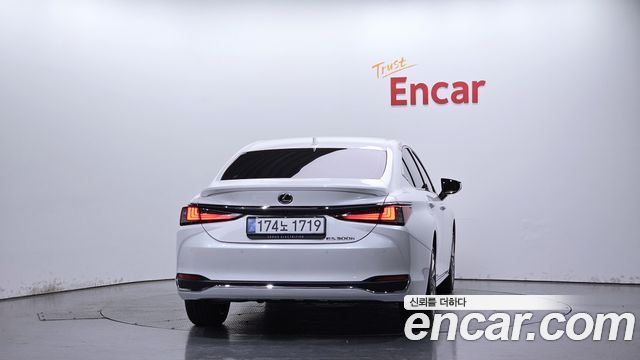 Lexus ES Executive — пробег 13 232 км — фото 4 из 5