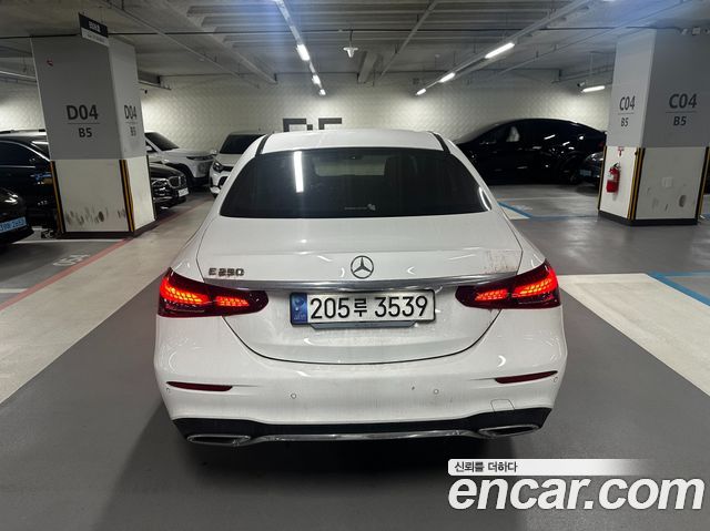 Mercedes-Benz E-Class E250 AMG Line — пробег 5 072 км — фото 4 из 5